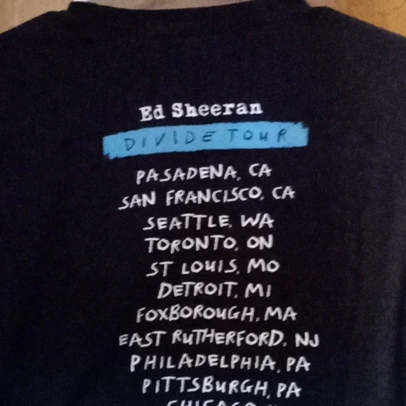 ED SHEERAN  "DIVIDE TOUR" CONCERT T-SHIRT - Picture 4 of 6